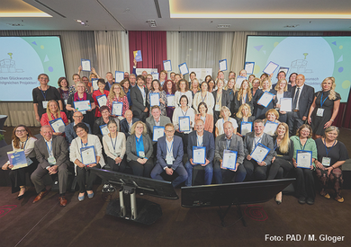 Gruppenbild der Preisträger 2023 für Europäisches Sprachensiegel, Europäischen Preis für innovativen Unterricht, Success Stories und Deutscher eTwinning-Preis